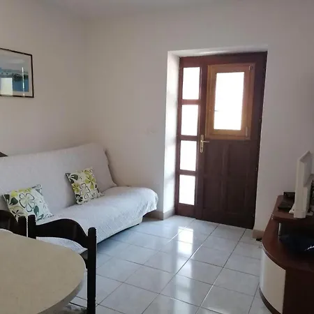 Apartment Family Postira
