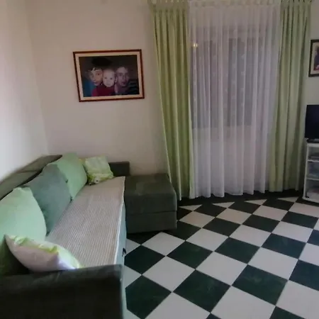 Family Apartment *